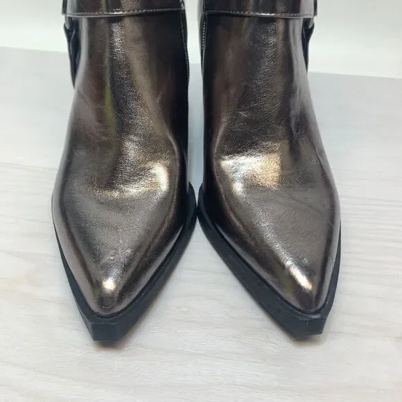BCBG Size 8.5 Ankle Boots Cassidy Metallic Silver Pointed Harness Heel Western - Picture 6 of 10